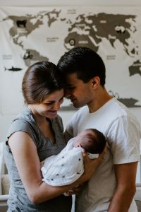 Otec a mama s bábätkom